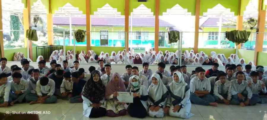 Penyuluhan Bahaya HIV/ AIDS oleh RSI Ibnu Sina Simpang Empat kepada Murid MAN 5 Pasaman Barat