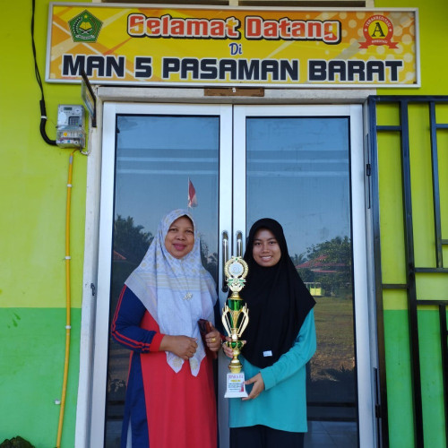 AISYAH, SISWI MAN 5 PASAMAN BARAT RAIH JUARA III LOMBA PUISI PADA HAKORDIA 2023