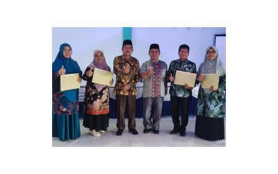 Guru Biologi MAN 5 Pasaman Barat terima SK Kenaikan Pangkat IV.b