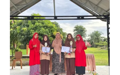 Elfina Zahra  dan Syifa Ayu Resti Raih Juara Umum MAN 5 Pasaman Barat Semester Genap Tahun Pelajaran 2025/2026