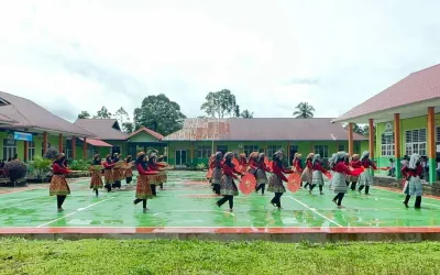 Sanggar Tari MAN 5 Pasaman Barat Kembali meriahkan Hari Guru Nasional