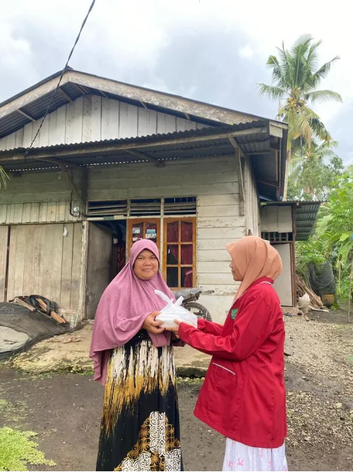 Door to Door, OSIM MAN 5 Pasaman Barat berbagi Takjil