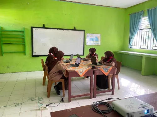 Empat Siswi MAN 5 Pasaman Barat ikuti Olimpiade Bahasa Arab ke-8 Tahun 2025 Tingkat Kabupaten/Kota